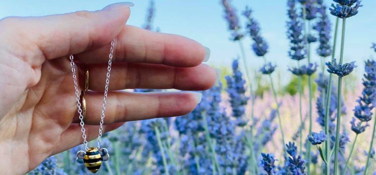 BeeHumming : des bijoux qui sauvent les abeilles ?