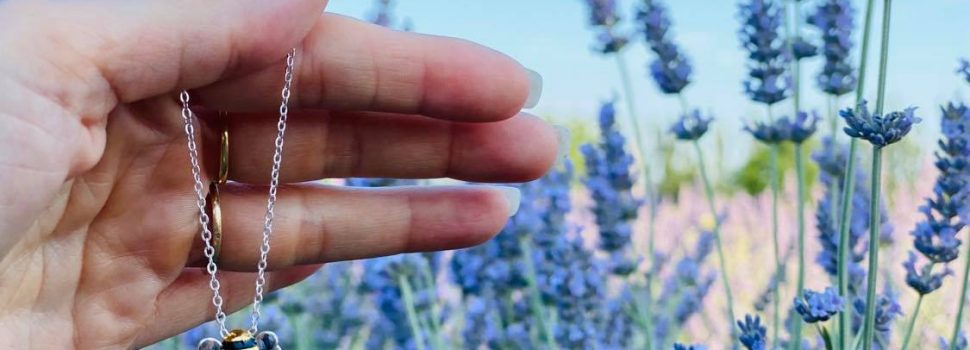 BeeHumming : des bijoux qui sauvent les abeilles ?
