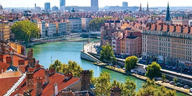 Les avantages d'un investissement locatif à Lyon