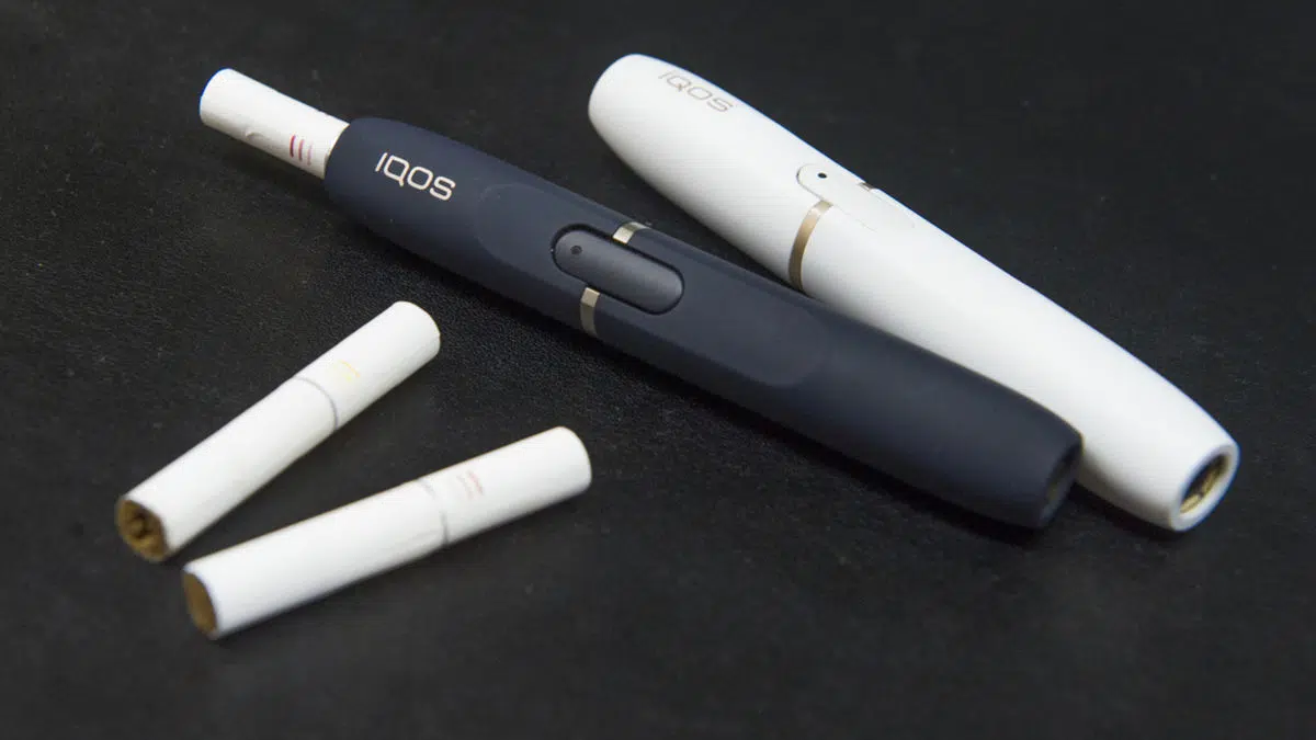 Fumer la cigarette IQOS