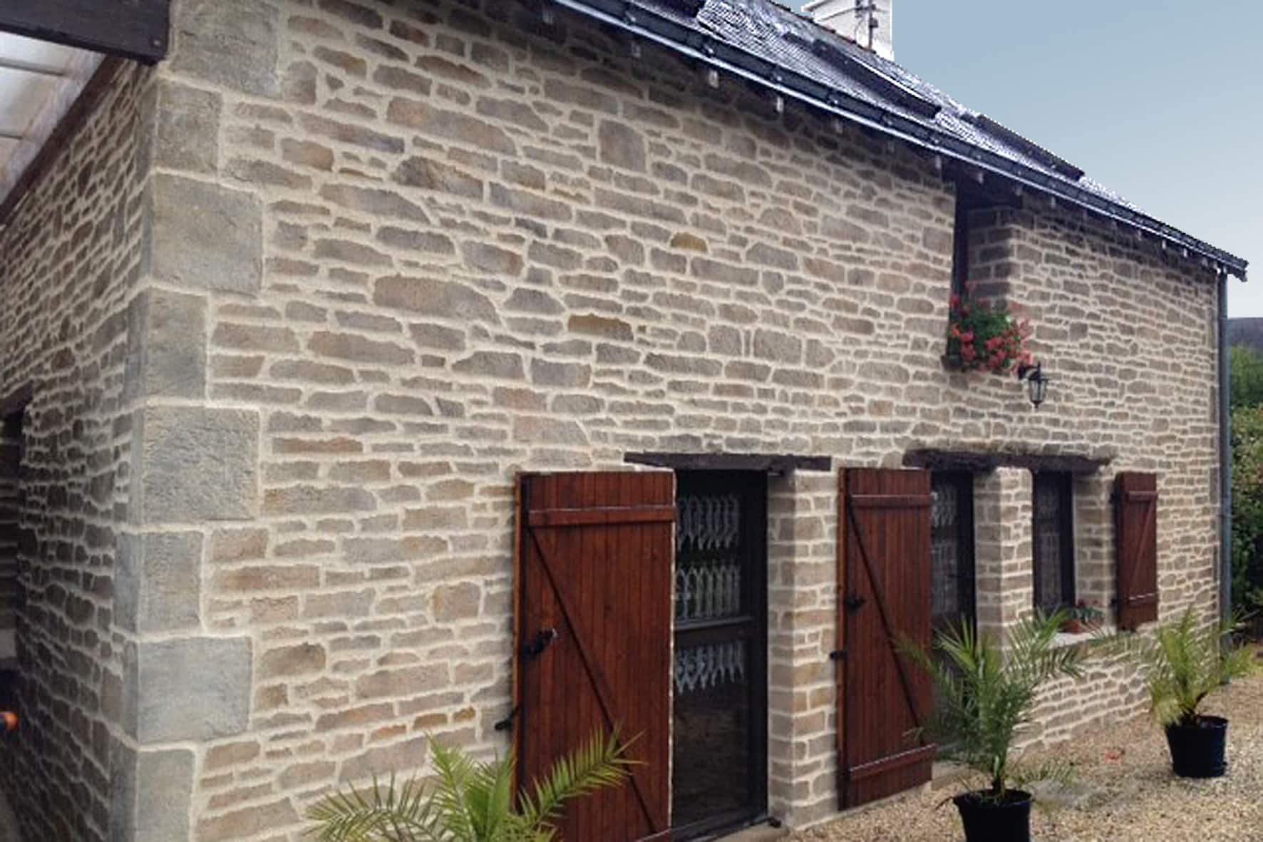 Une façade en pierre naturelle