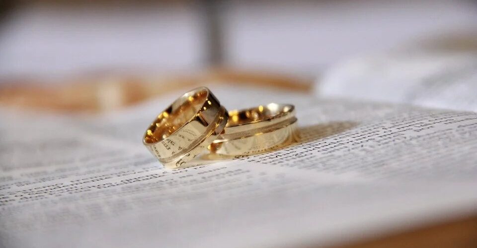 Comment choisir ses alliances pour le grand jour ?