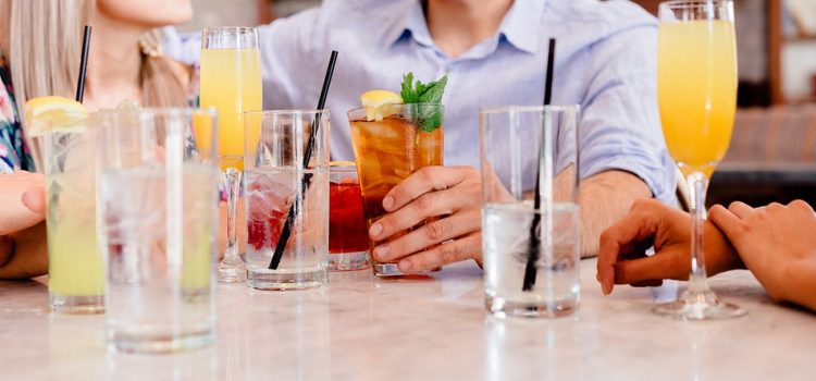 Soirée cocktail : comment bien choisir sa robe de soirée ?