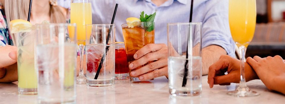Soirée cocktail : comment bien choisir sa robe de soirée ?