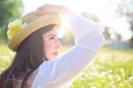 Pourquoi porter un chapeau au soleil ?